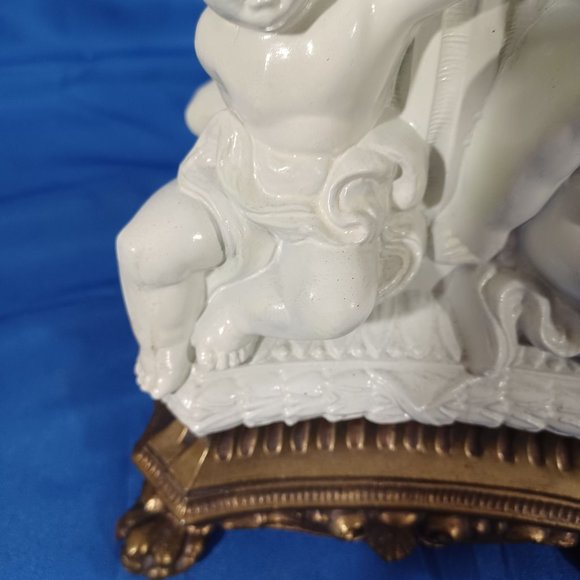 Must Buy Both Neoclassical Bronze Cherub Hollywood Regency Buffet Table Lamp - Picture 13 of 16